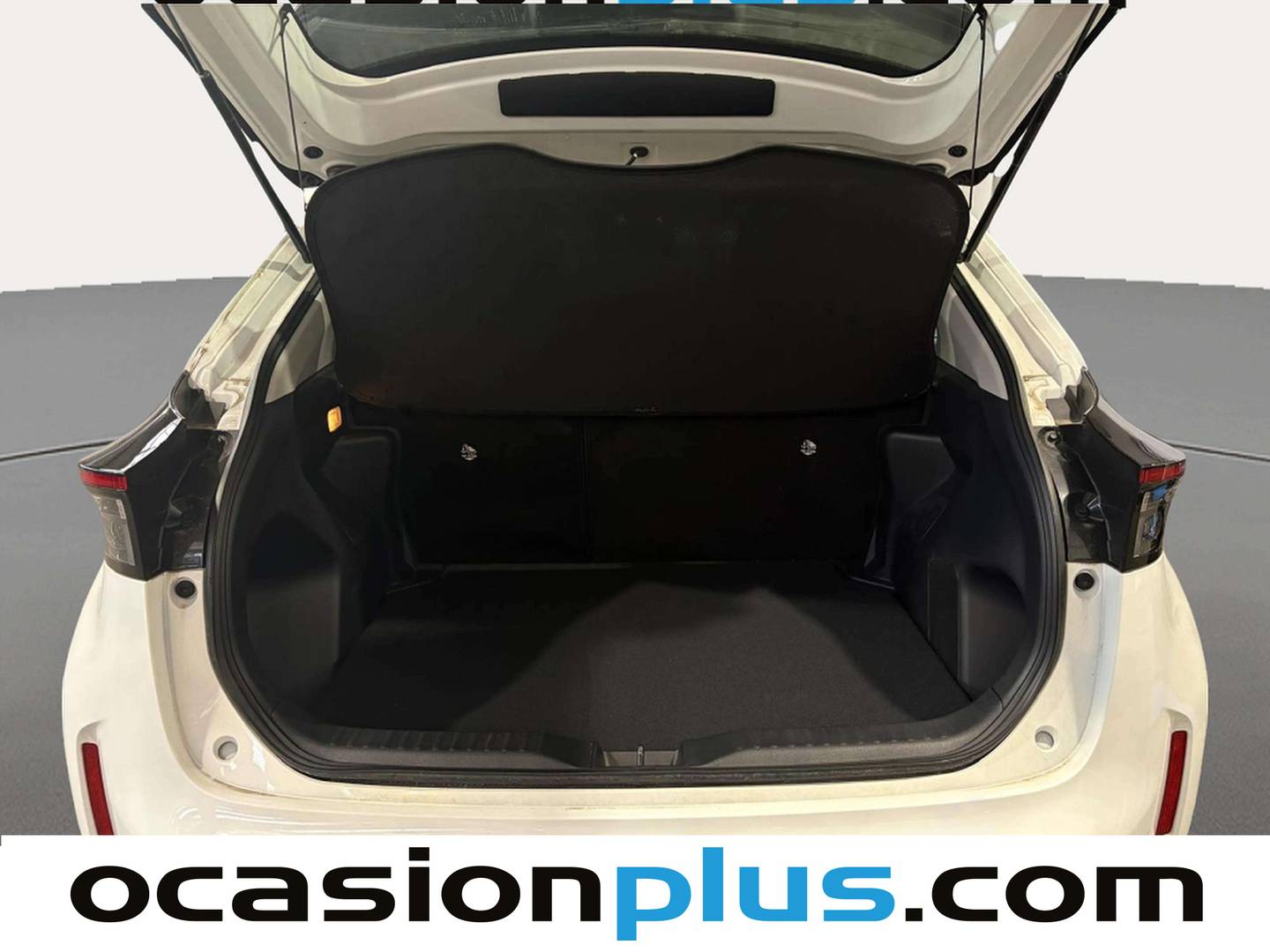 Foto Toyota Yaris Cross Toyota Yaris Cross 120H Business Plus (116 CV)