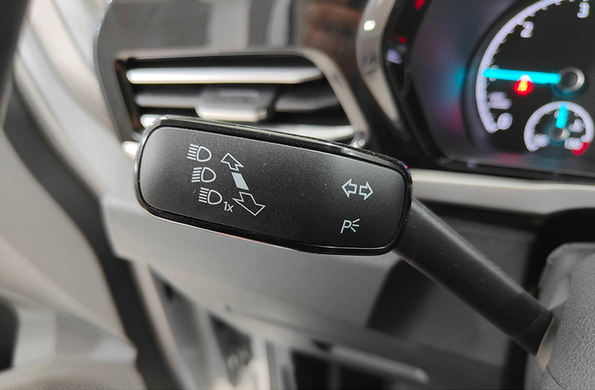 Ford Grand Tourneo Connect 2.0 EcoBlue Titanium - foto 25