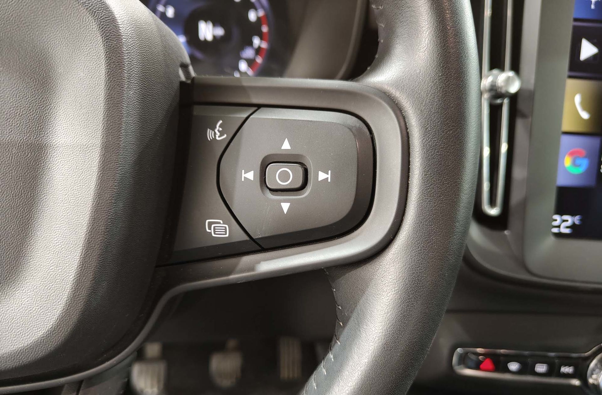 Volvo XC40 T3 - foto 32