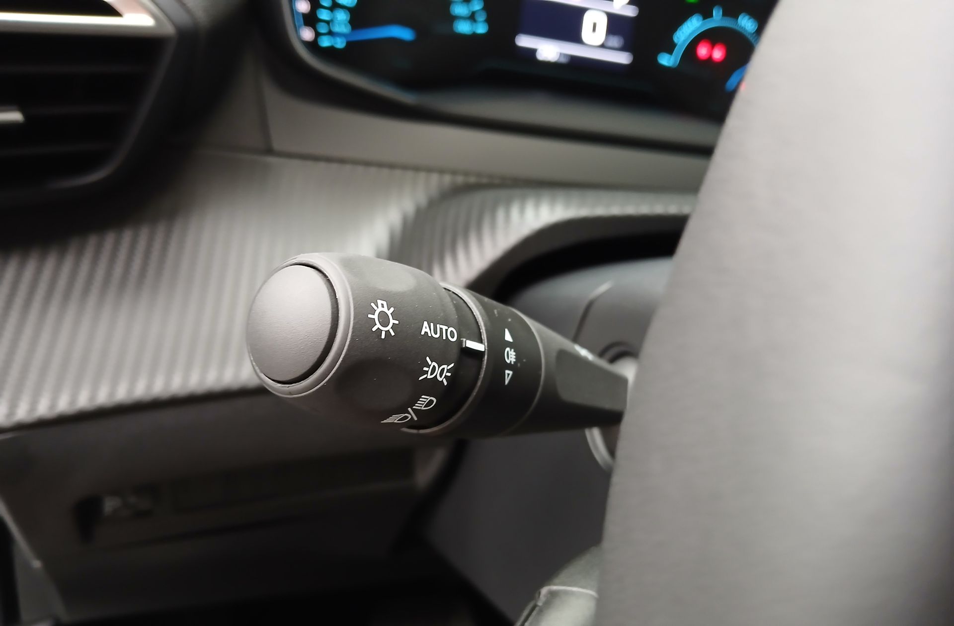 Peugeot 2008 Edition Hybrid eDCS6 - foto 24