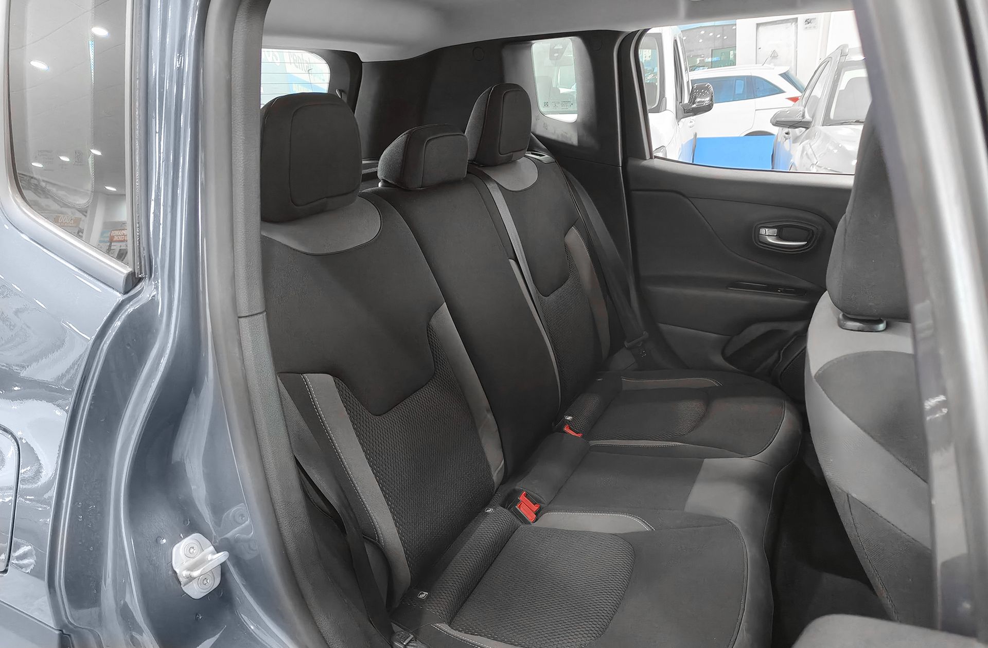 Jeep Renegade eHybrid 1.5 Limited ATX - foto 16