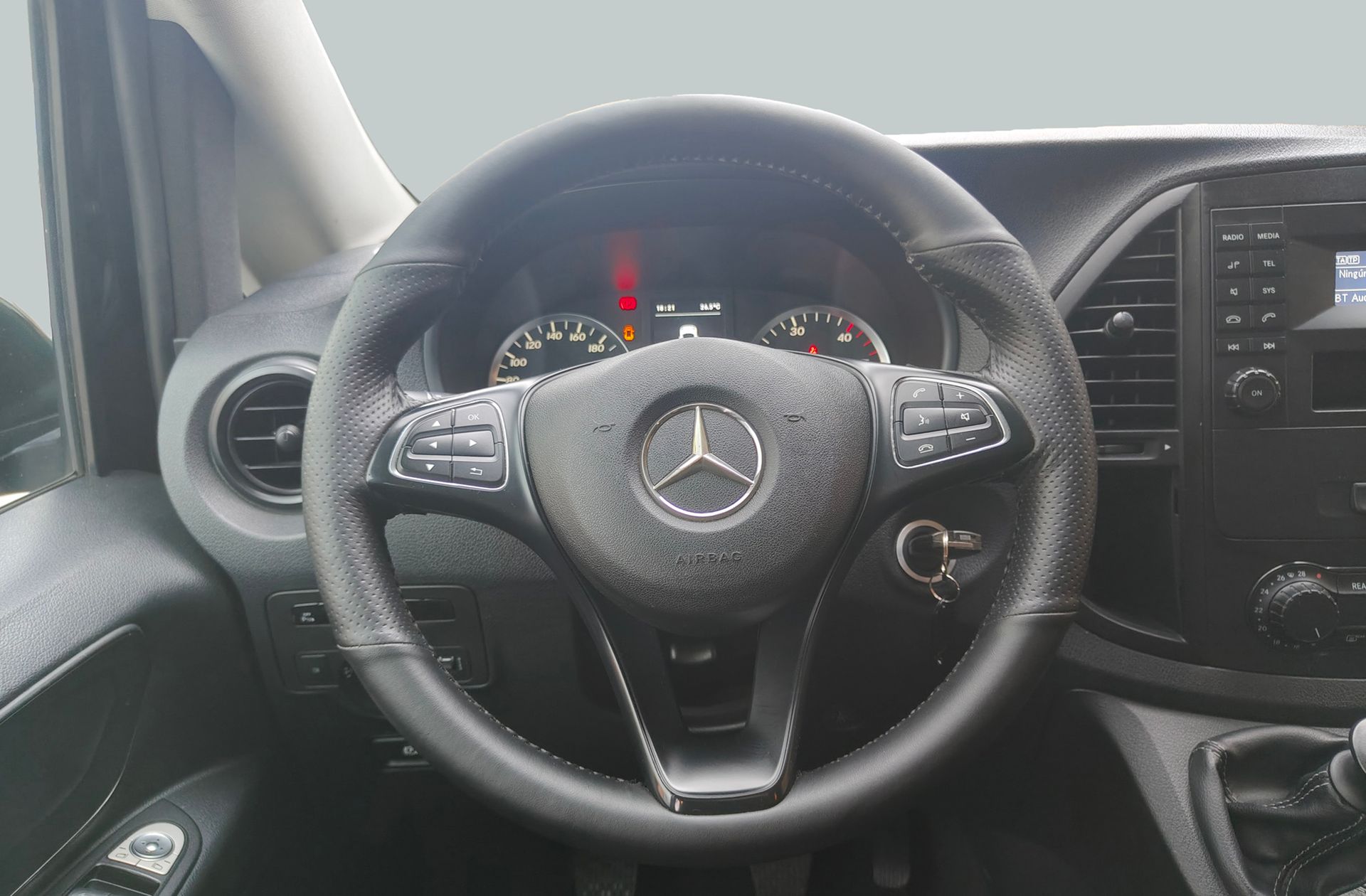 Mercedes-Benz Vito 114 CDI Tourer Pro Larga 9 plazas - foto 27