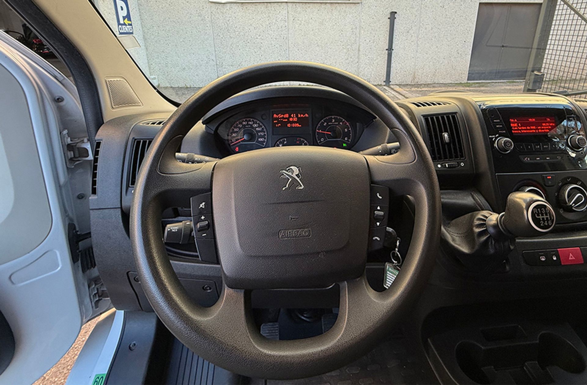 Peugeot Boxer Furgon BlueHDi 140 435 L3H3 - foto 15