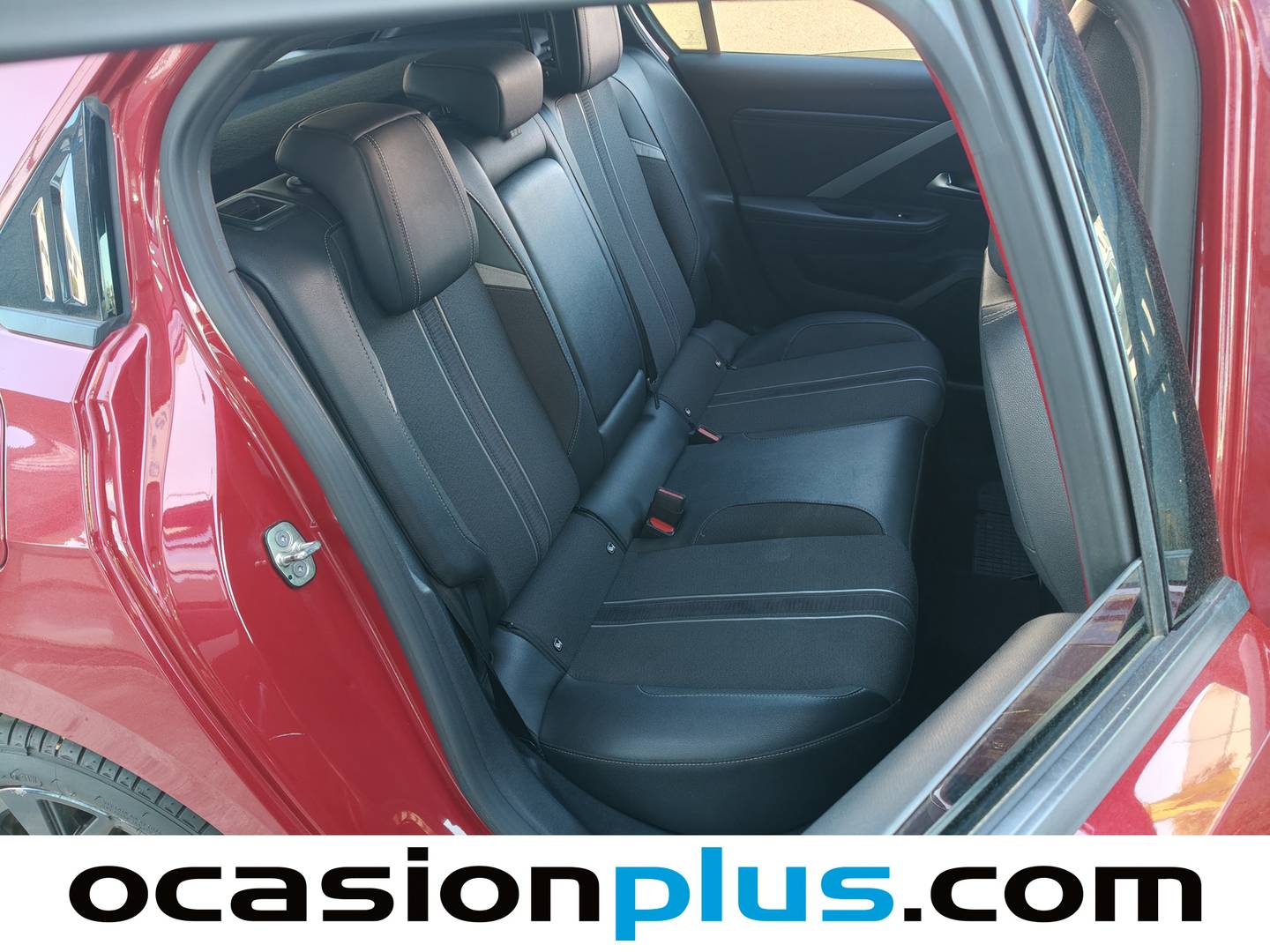 Foto asientos traseros Opel Astra Opel Astra 1.2 Turbo XHT GS (130 CV)