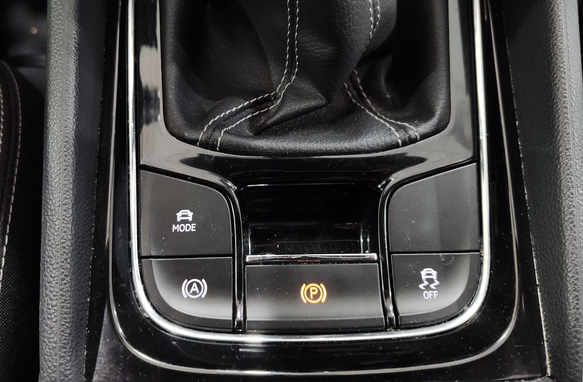 Škoda Karoq 2.0 TDI Sportline - foto 32