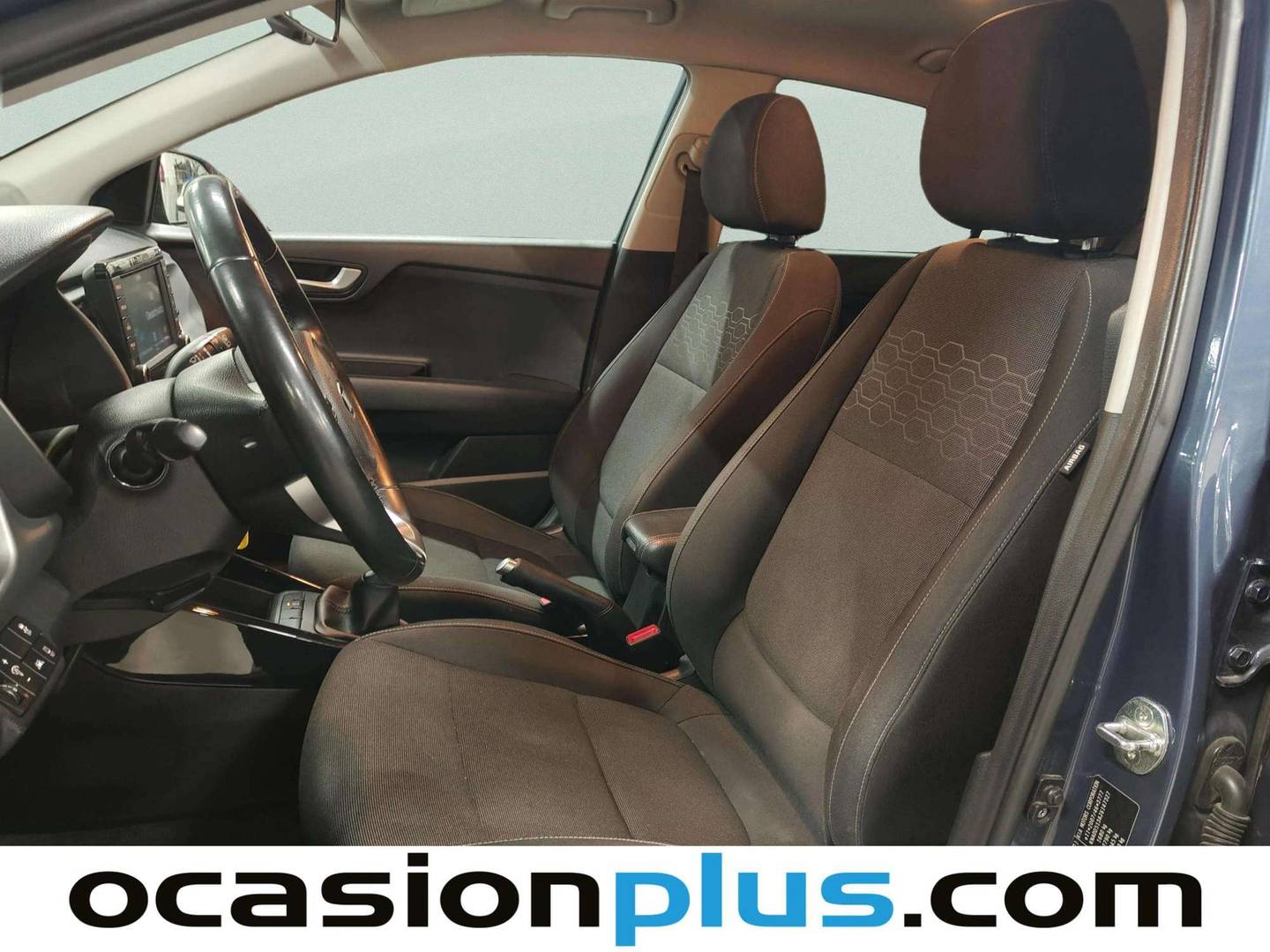 Foto asientos delanteros KIA Rio KIA Rio 1.4 CRDi Tech (90 CV)