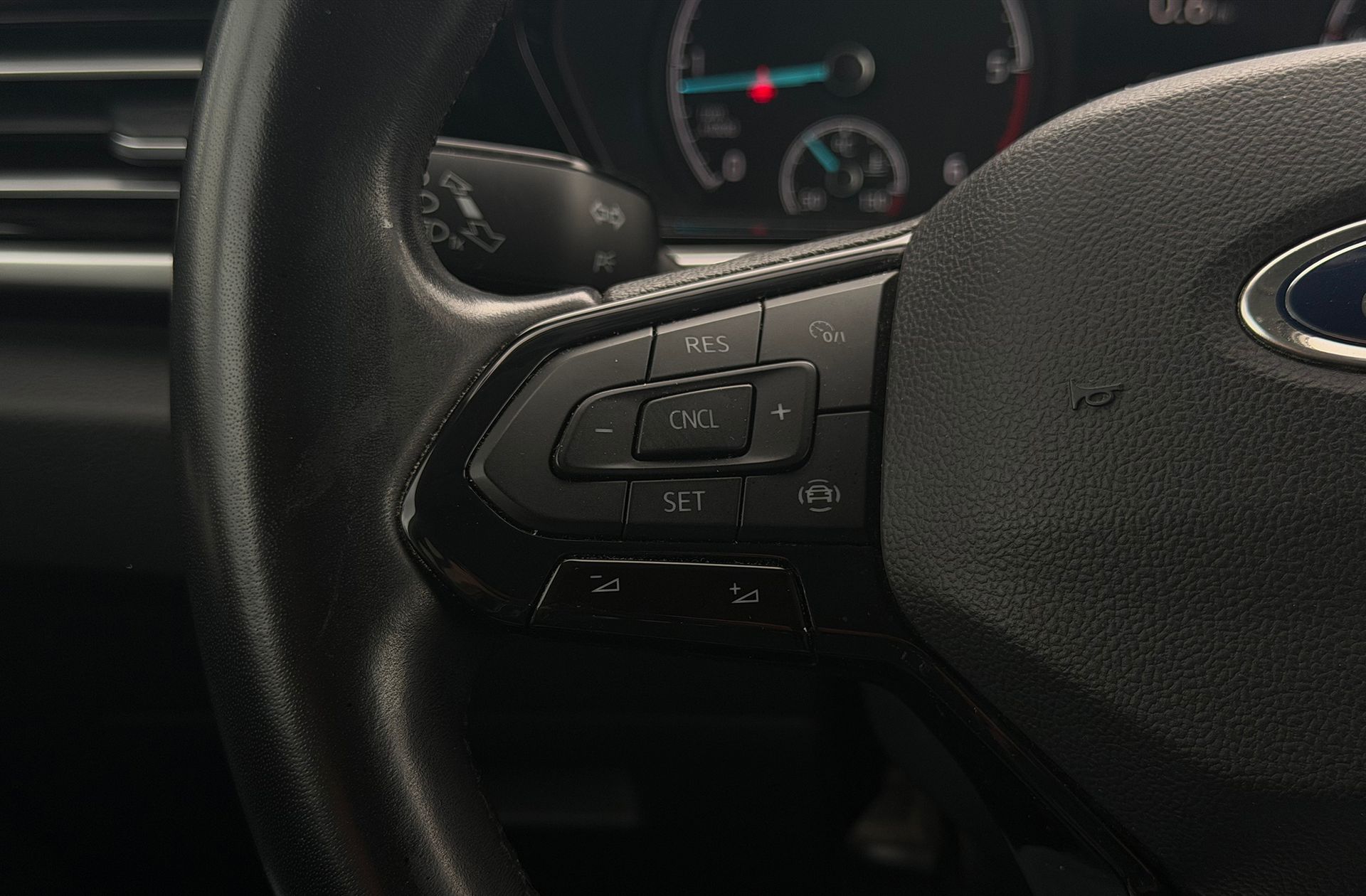Ford Tourneo Connect 2.0 EcoBlue Titanium - foto 29