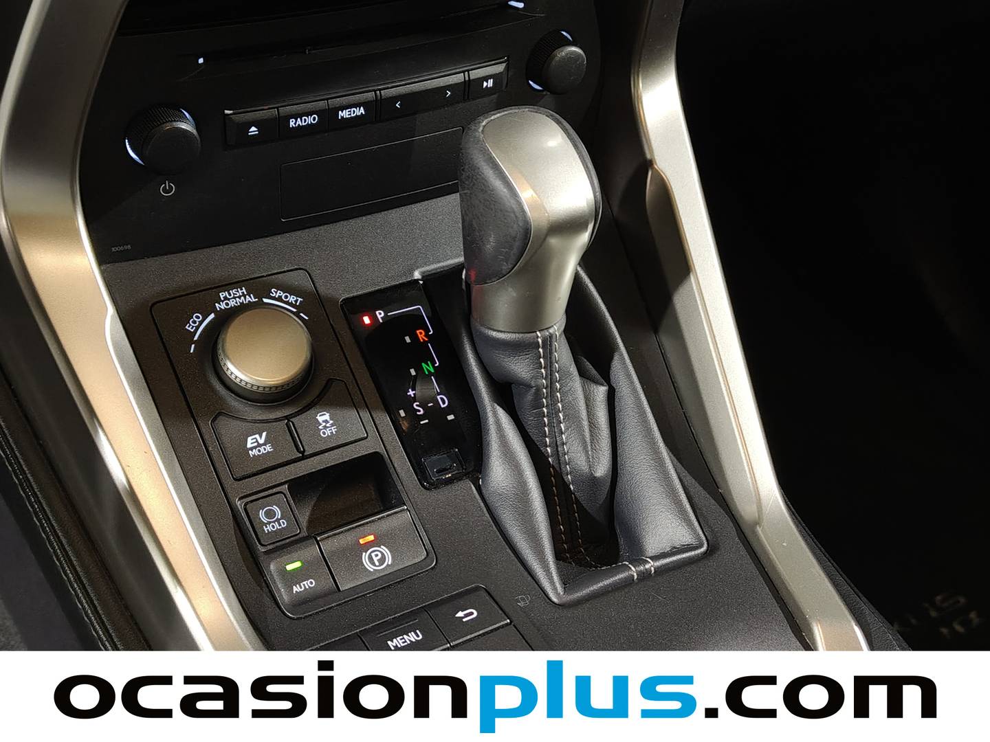 Foto Lexus NX Lexus NX 300h Corporate 2WD + Navibox (197 CV)