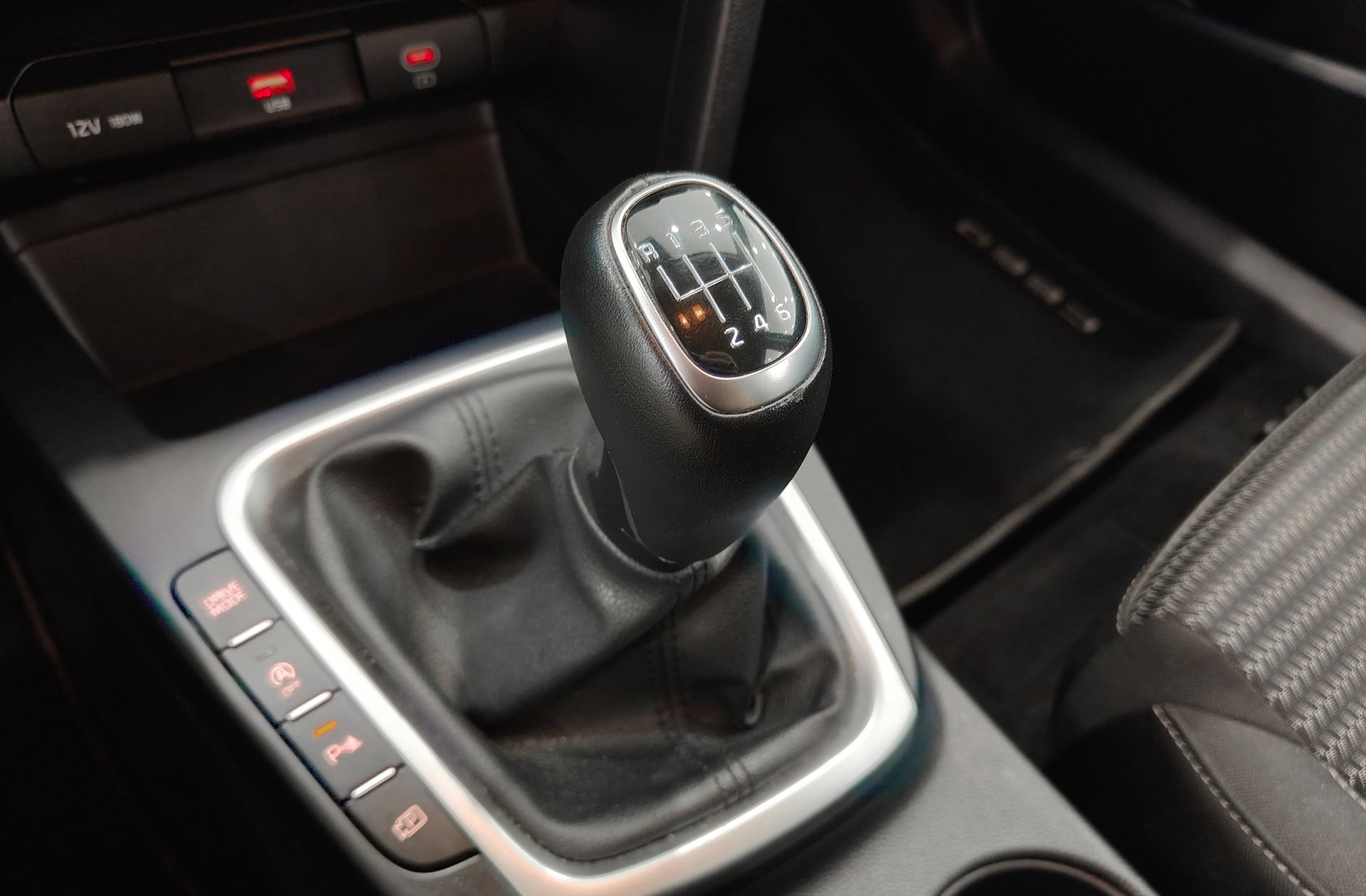 Kia Ceed 1.6 MHEV iMT Drive - foto 5
