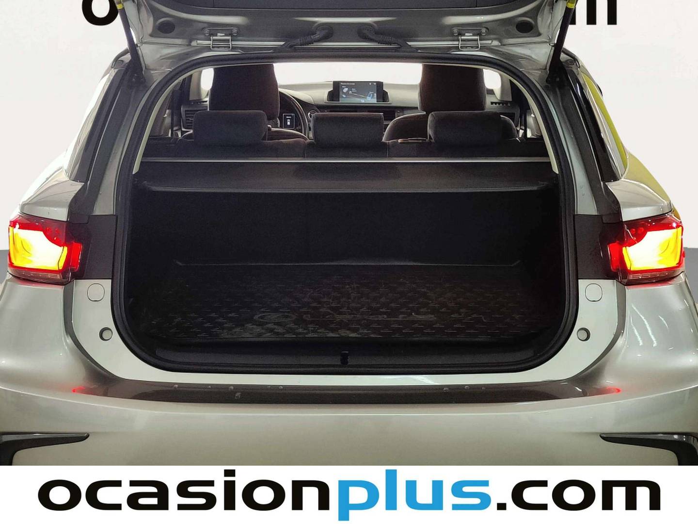 Fotos maletero Lexus CT Lexus CT 200h Business (136 CV)