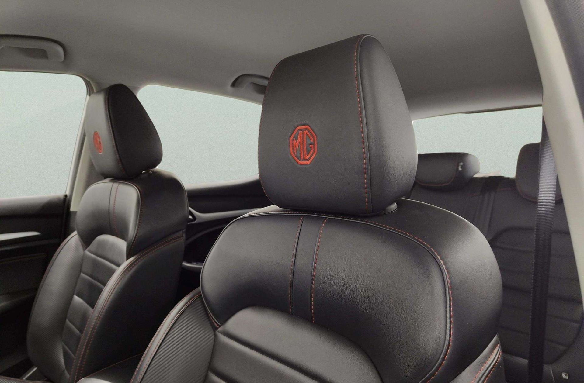 MG ZS 1.0T Luxury - foto 13