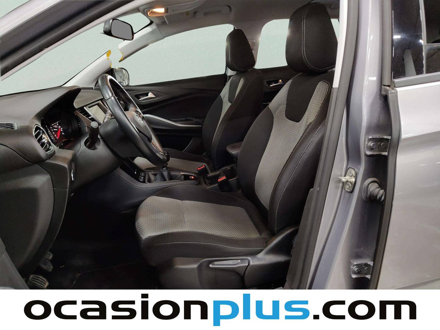 Foto asientos delanteros Opel Grandland X Opel Grandland X 1.2 Turbo Selective (130 CV)