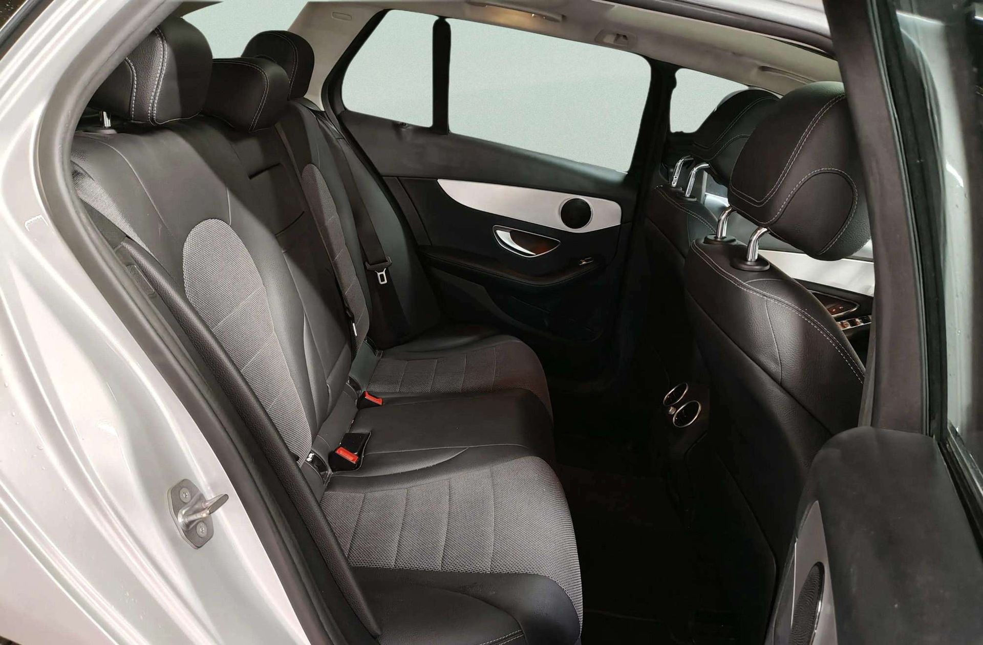 Mercedes-Benz Clase C Estate 220 d Pack AMG - foto 24