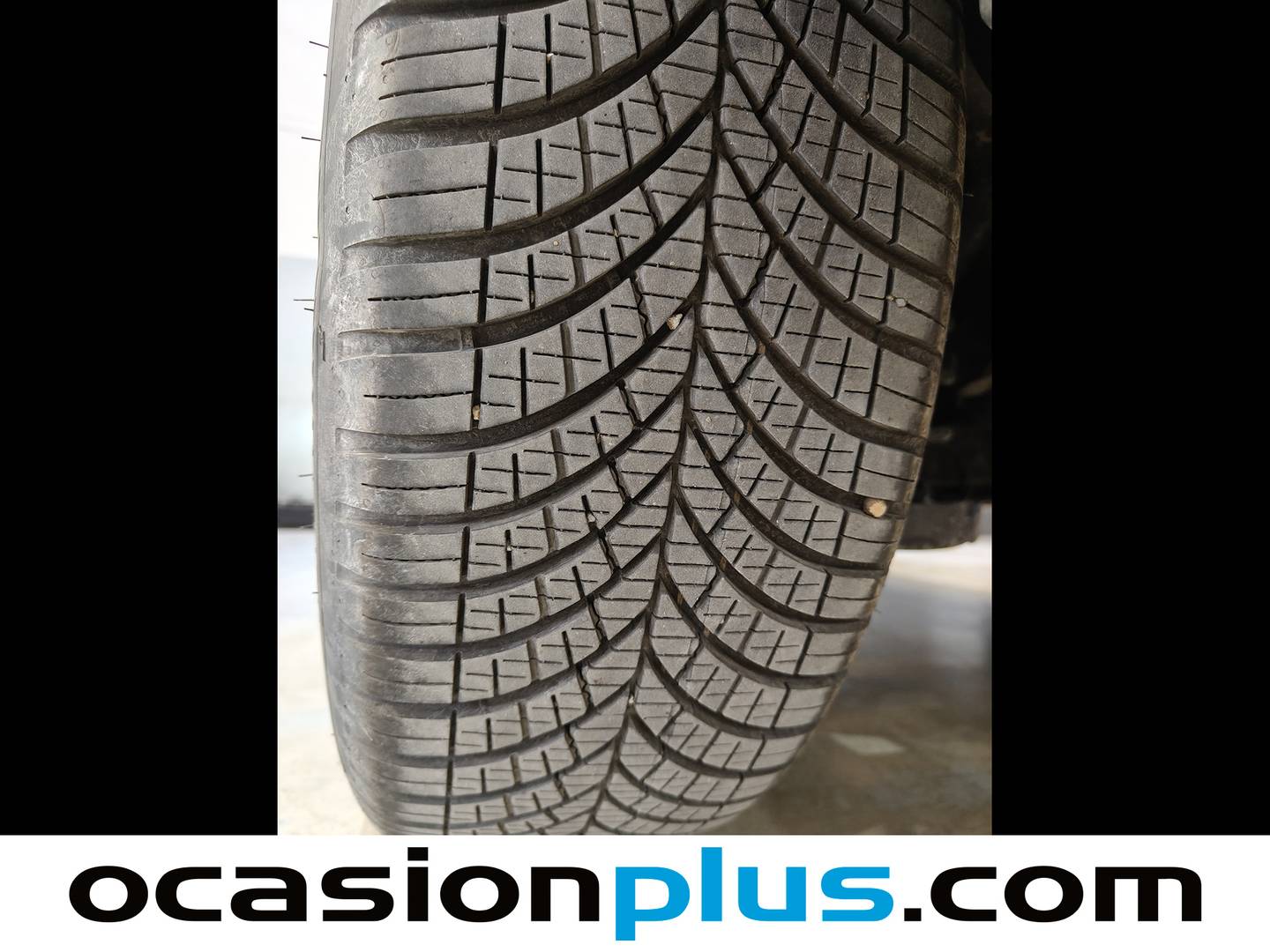 Foto Peugeot 2008 Peugeot 2008 Allure Hybrid eDCS6 (136 CV)