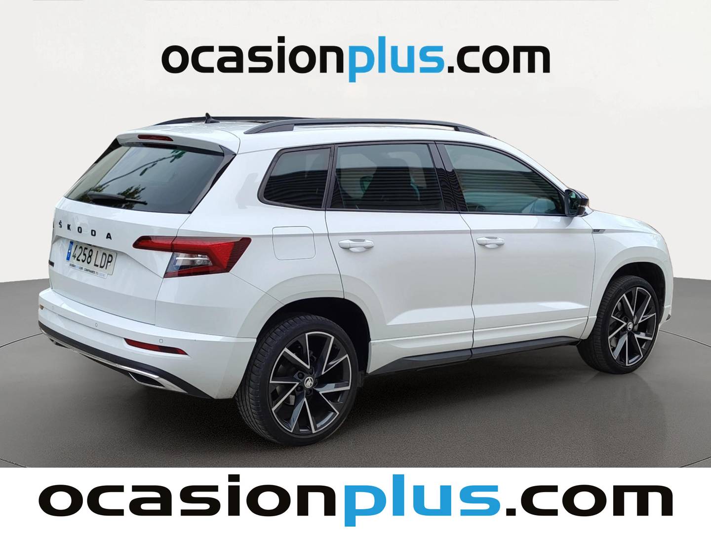Foto trasera Skoda Karoq Skoda Karoq 1.5 TSI ACT Sportline (150 CV) derecha