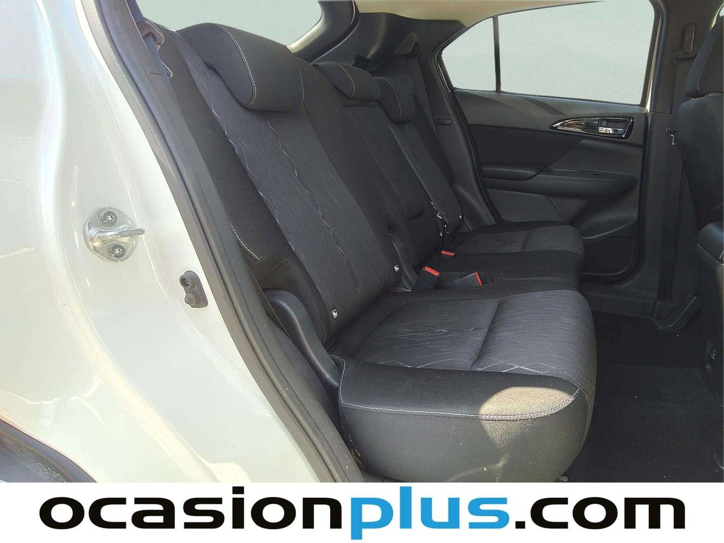 Foto Mitsubishi Eclipse Cross Mitsubishi Eclipse Cross 150T Motion 2WD CVT (163 CV) siete plazas