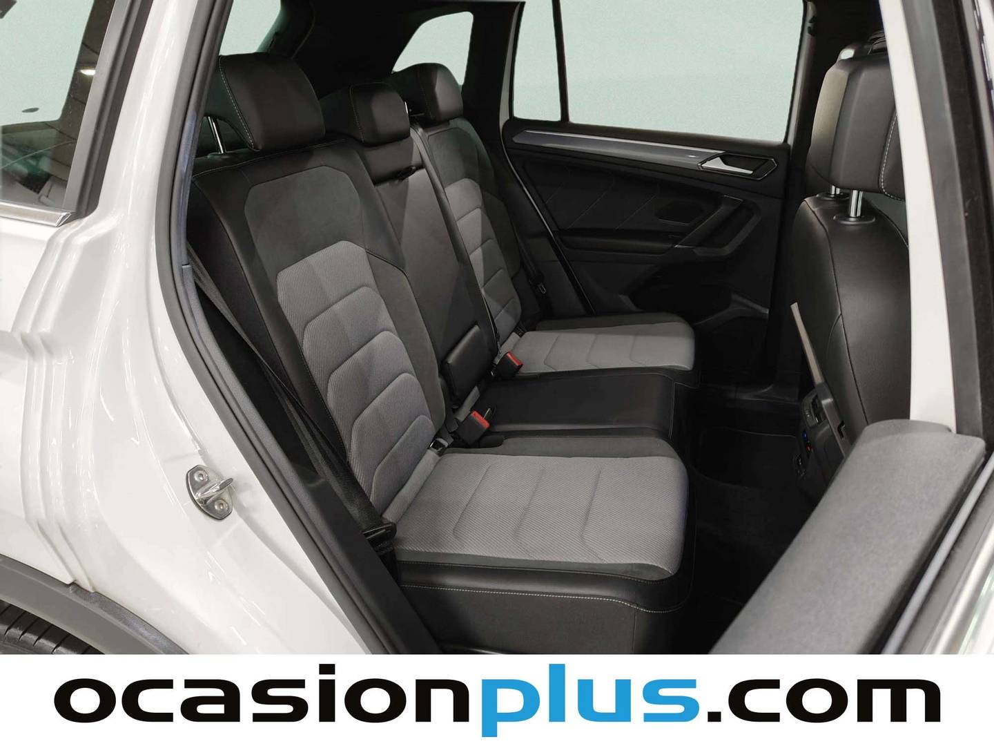 Foto Volkswagen Tiguan Volkswagen Tiguan Sport 2.0 TDI BMT 4Motion Pack R-line (240 CV) DSG