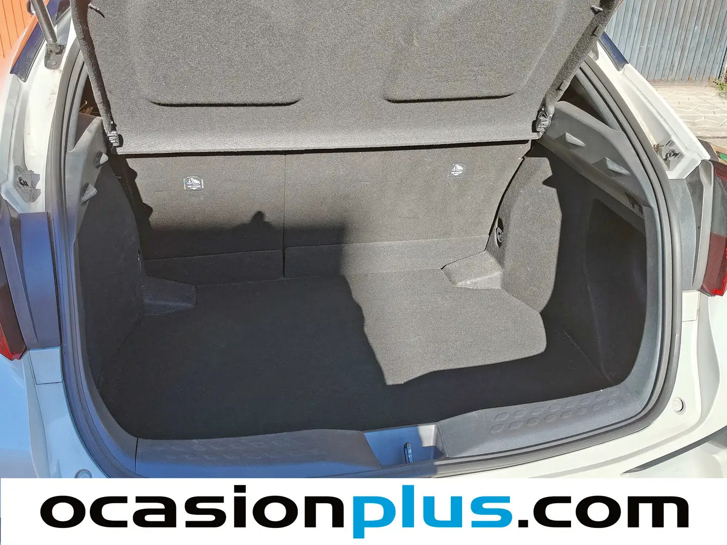 Foto Toyota C-HR Toyota C-HR 1.8 125H Advance (122 CV)