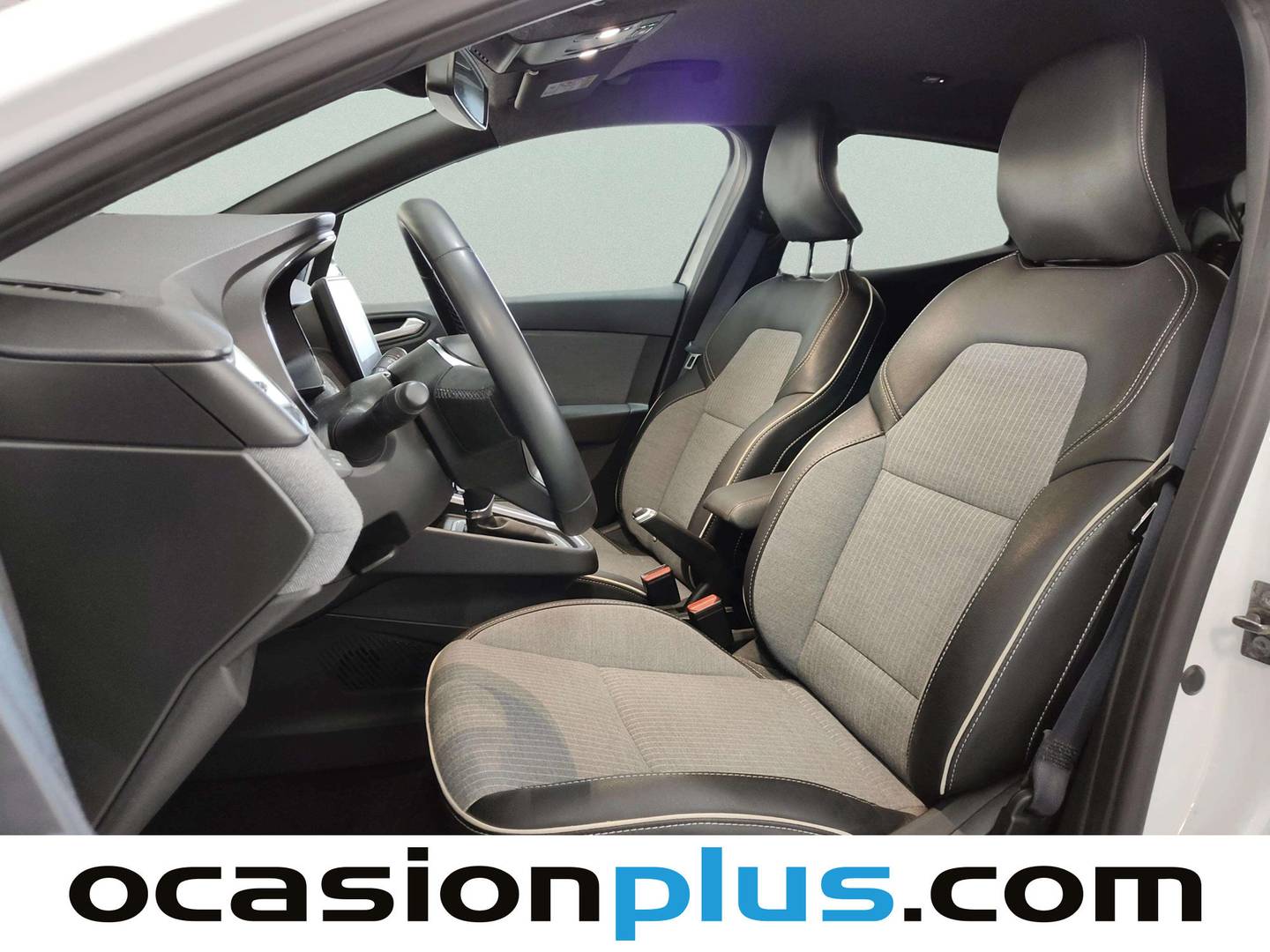 Foto asientos delanteros Renault Clio Renault Clio Techno E-Tech Híbrido (140 CV)