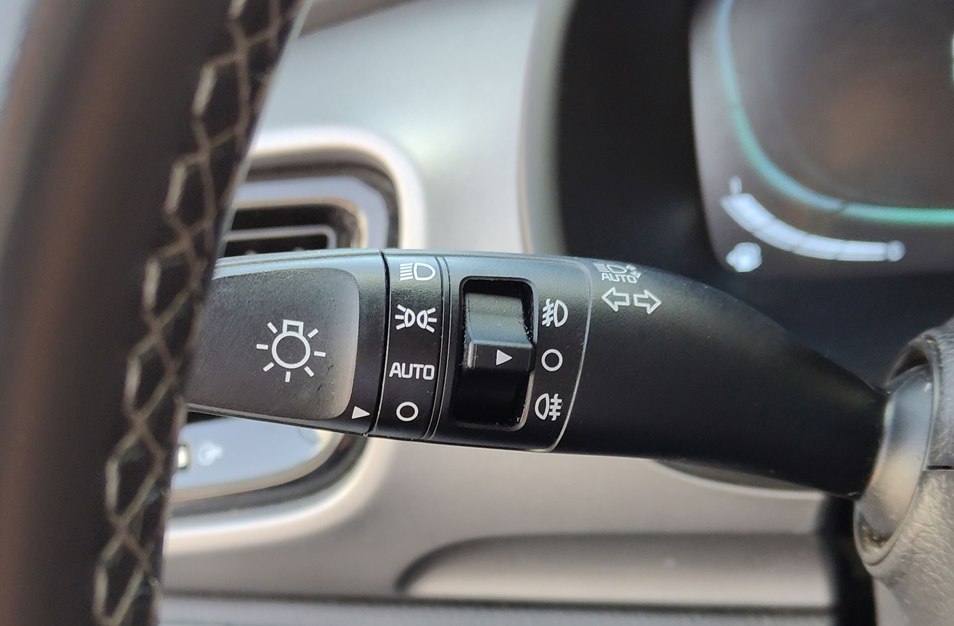 Kia Stonic 1.0 T-GDi Drive DCT - foto 27