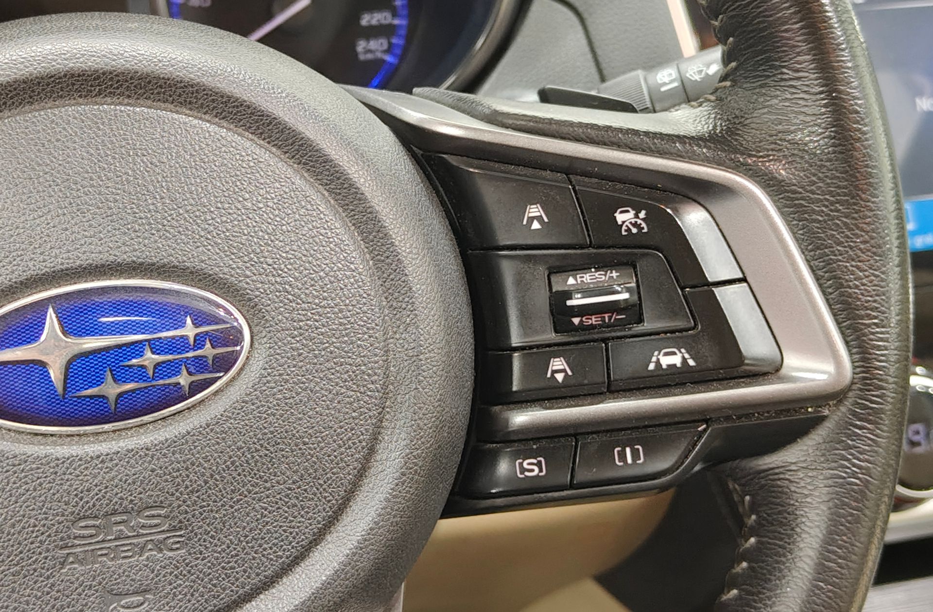 Subaru Outback 2.5 Bi-Fuel Executive Plus CVT Lineartronic - foto 32