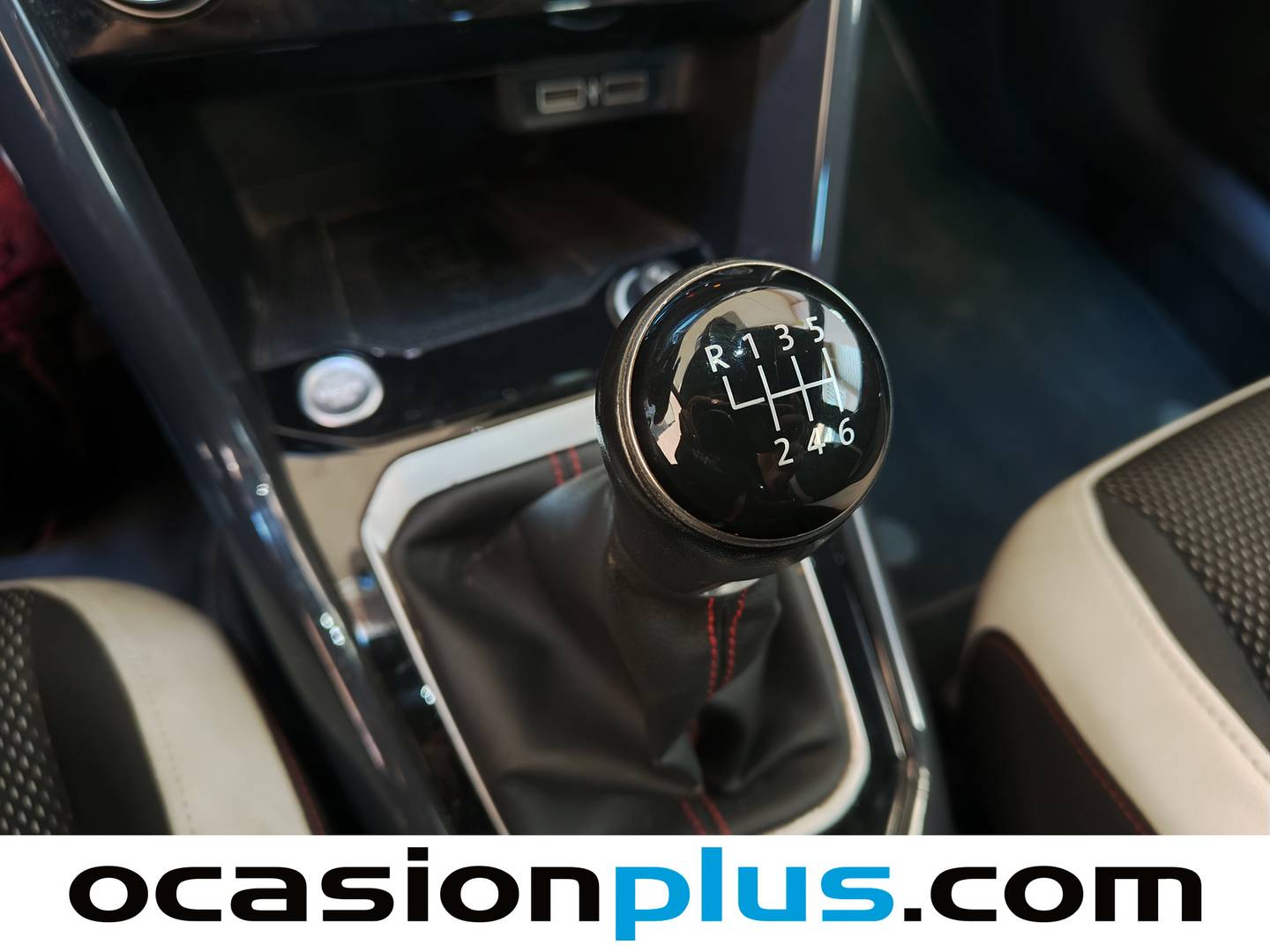 Foto Volkswagen T-Roc Volkswagen T-Roc Sport 1.6 TDI (115 CV)