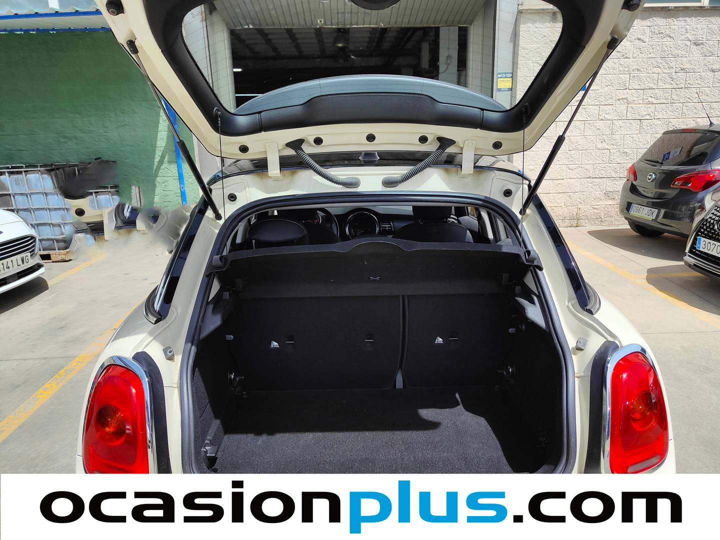 Fotos maletero Mini MINI Mini MINI Cooper 5 Puertas One (102 CV)