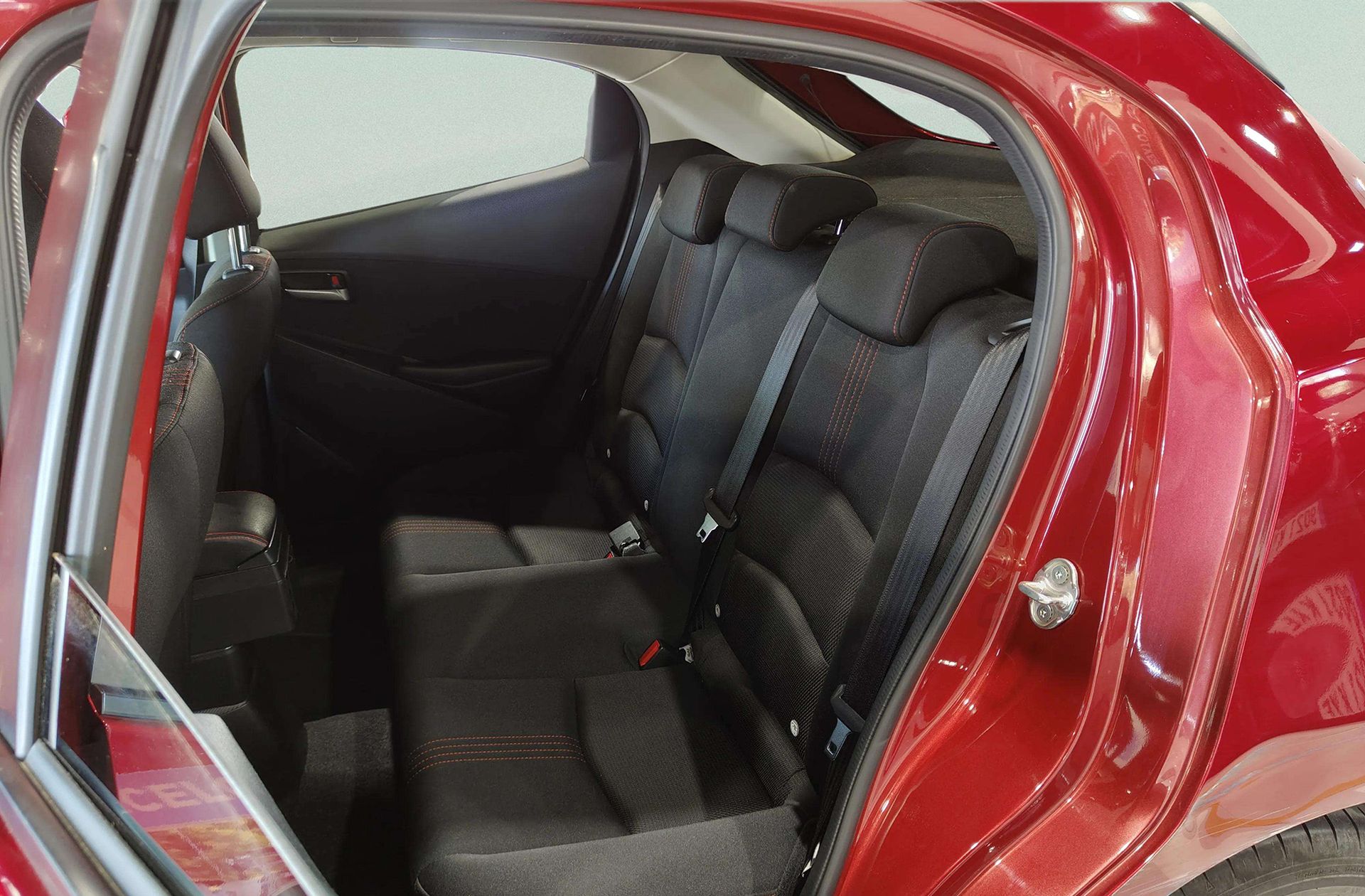 Mazda Mazda2 e-Skyactiv G Homura - foto 11