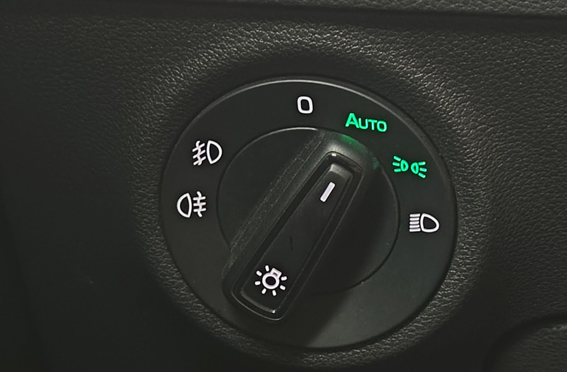 Škoda Karoq 1.5 TSI ACT Ambition DSG - foto 25