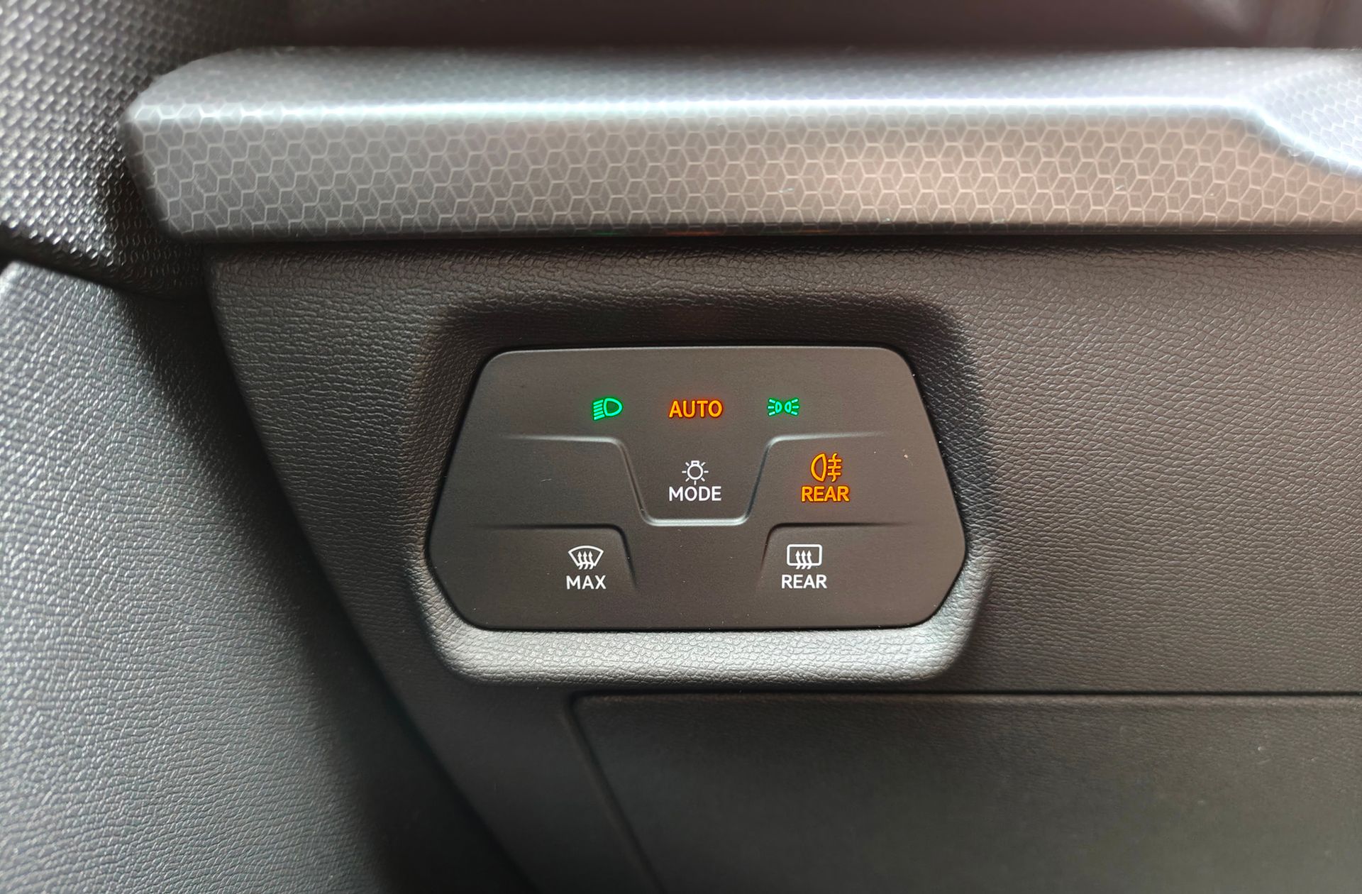 SEAT León 1.5 TSI Style 25 Aniversario - foto 26