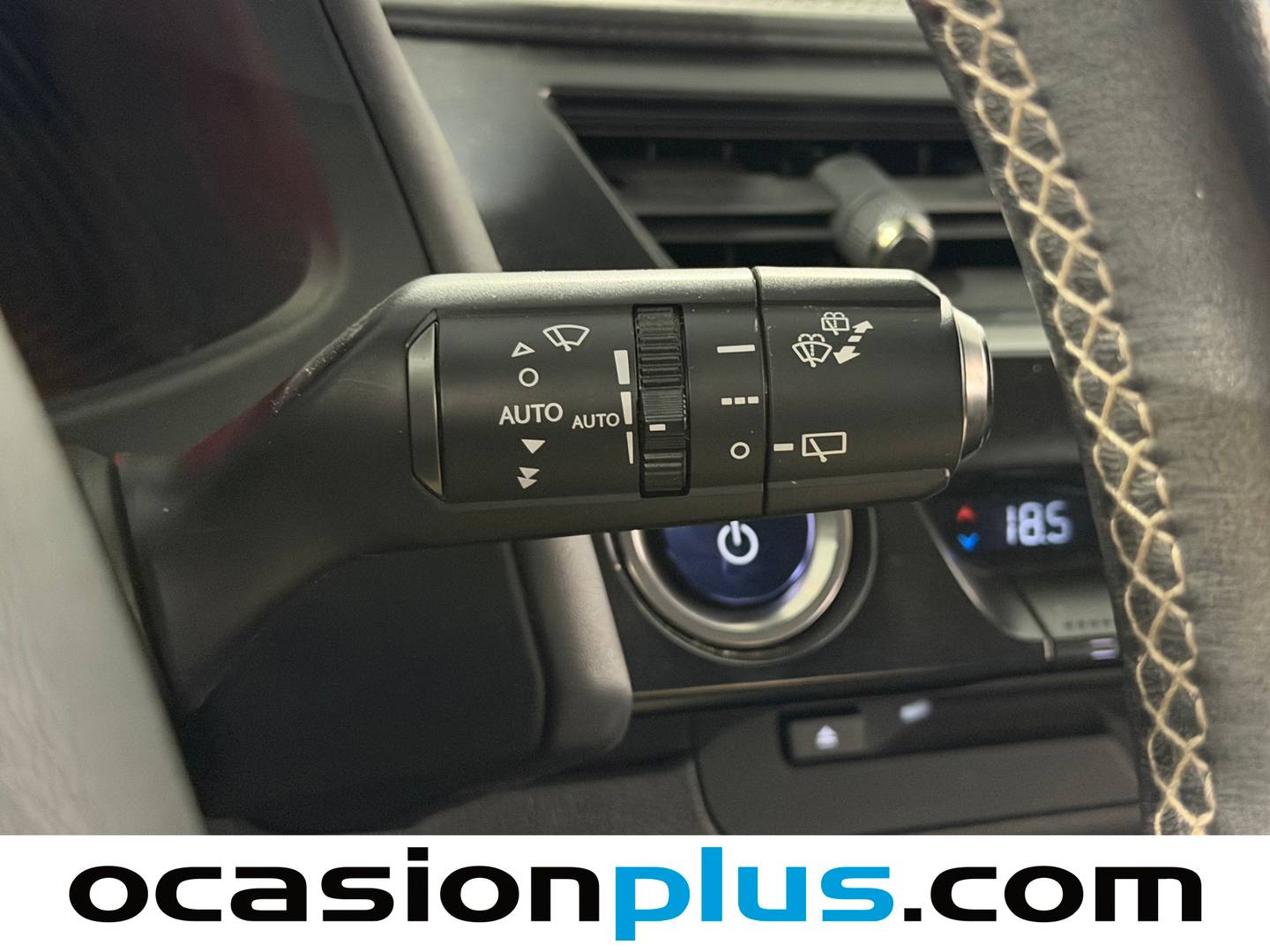 Lexus UX Lexus UX 250h Business Navigation 2WD (184 CV) al mejor precio