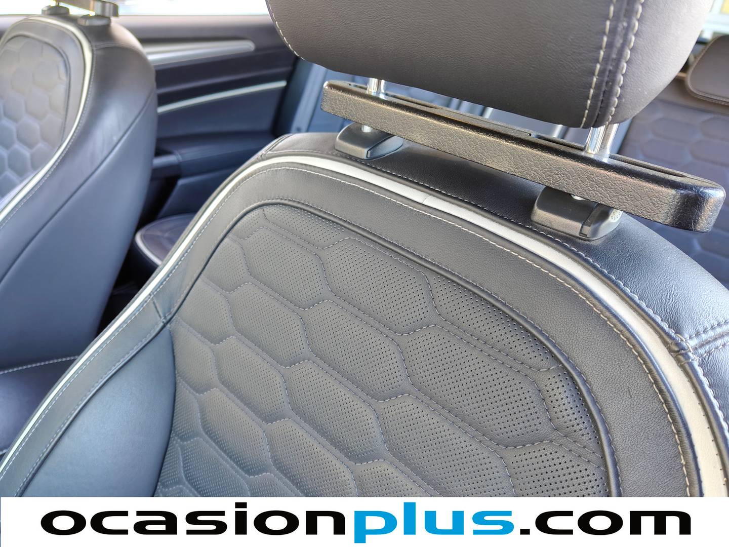 Extras y acabados del Ford Mondeo Ford Mondeo 2.0 EcoBoost Vignale Auto (240 CV)