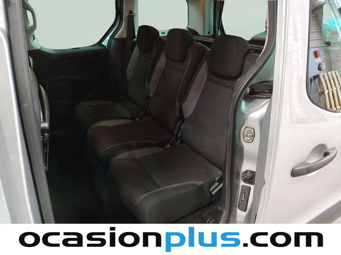 Foto asientos traseros Peugeot Partner Peugeot Partner Tepee Tepee Combi 1.6 BlueHDI Outdoor BlueHDi (120 CV)