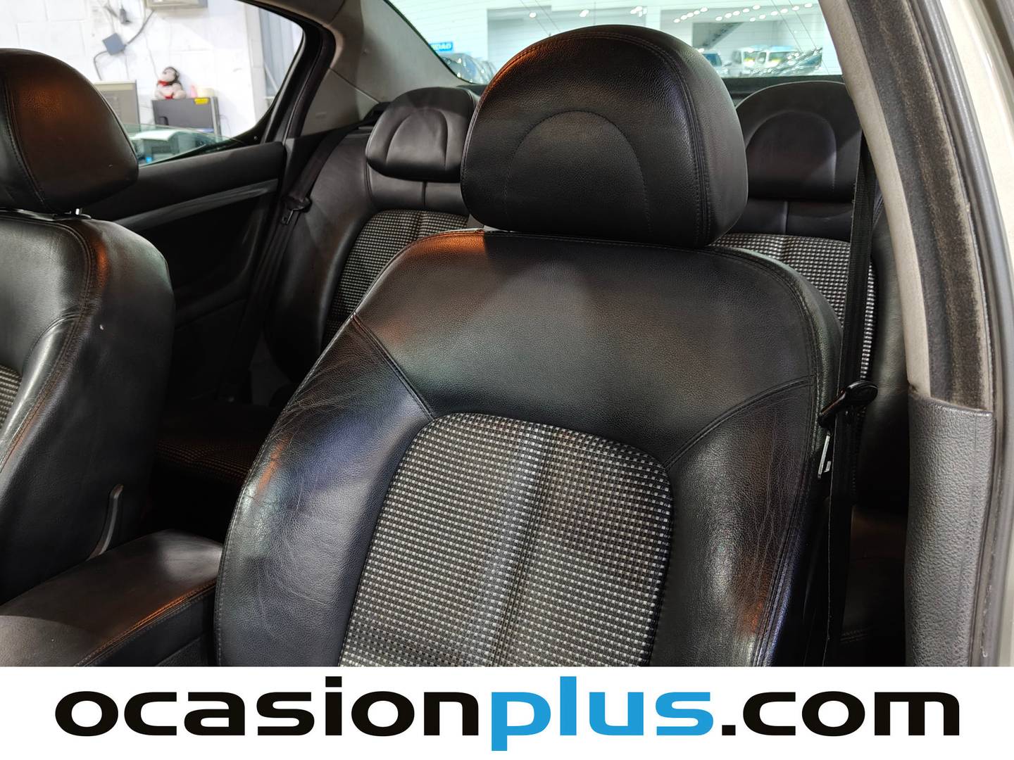 Extras y acabados del Peugeot 407 Peugeot 407 2.0 HDI ST Sport Pack (136 CV)