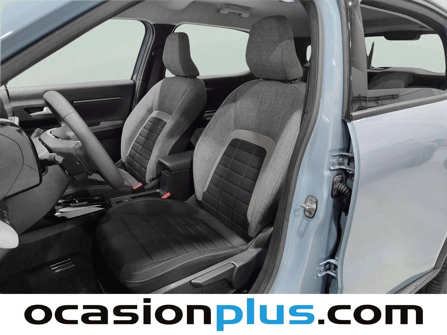 Foto asientos delanteros Citroën C3 Aircross Citroën C3 Aircross Hybrid 145 Plus e-DCS6 (145 CV)