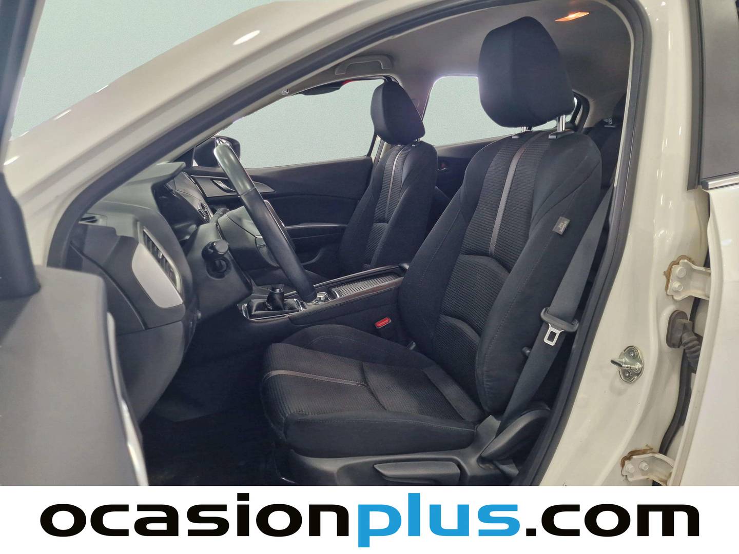 Foto asientos delanteros Mazda Mazda3 Mazda Mazda 3 2.0 GE Black Tech Edition MT(120 CV)