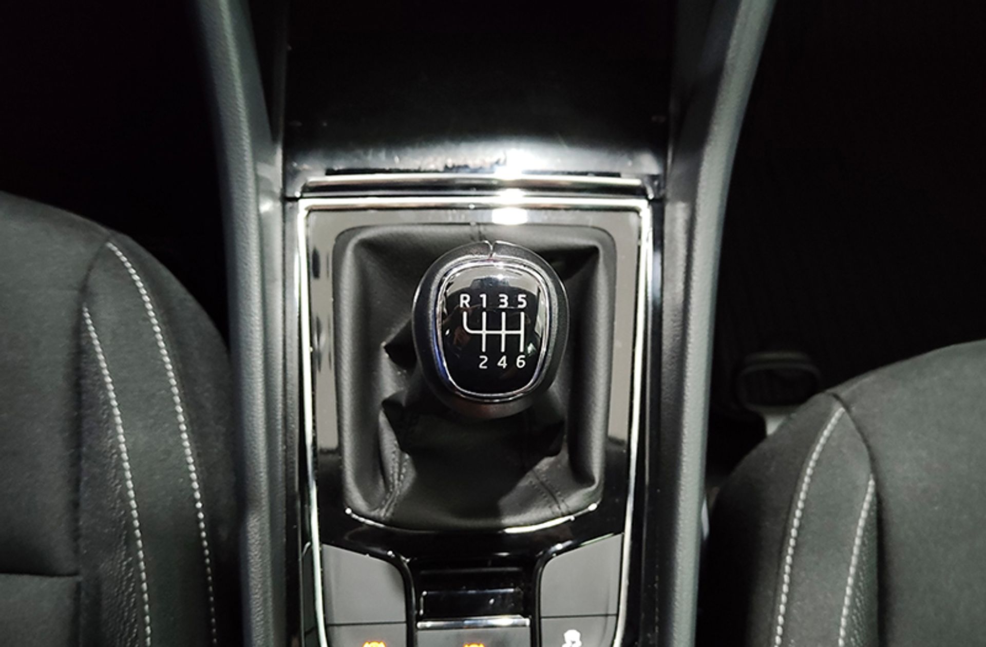 Škoda Karoq 1.0 TSI Ambition - foto 5