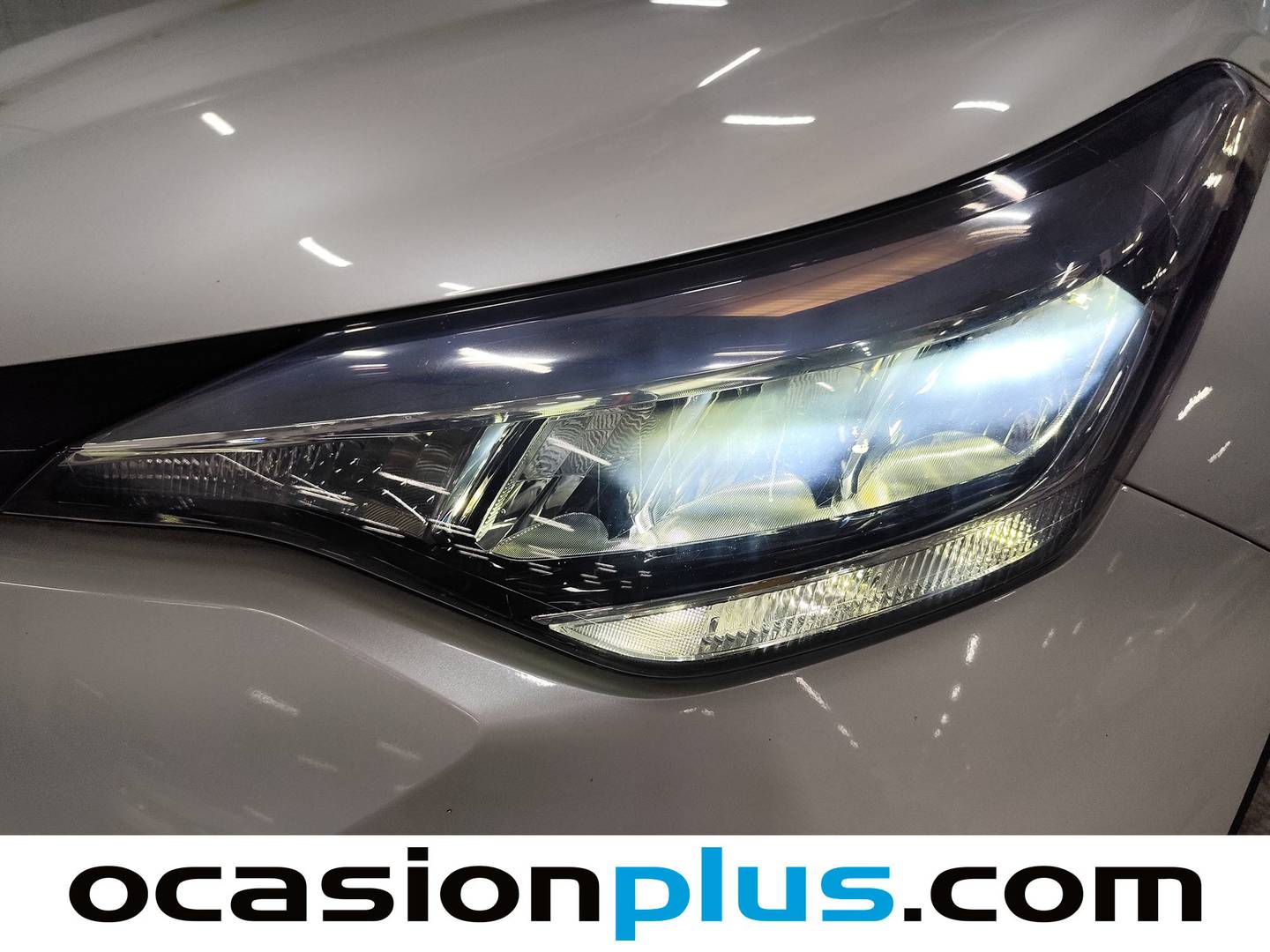 Acabados Toyota C-HR Toyota C-HR 1.8 125H Advance (122 CV)
