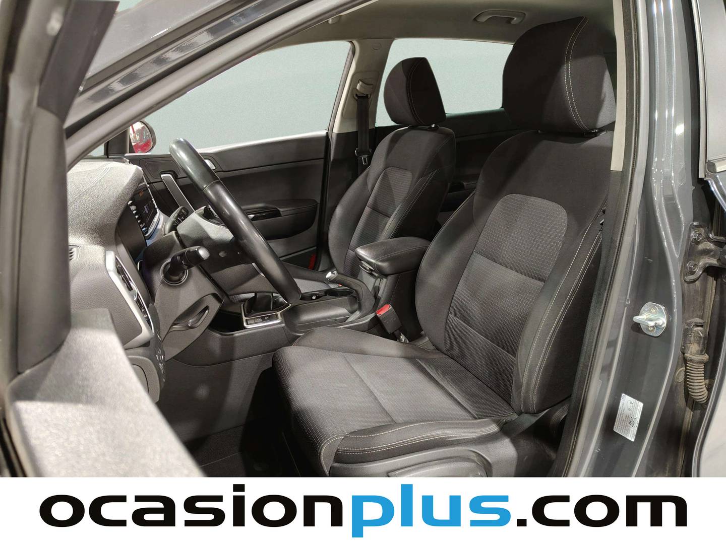 Foto asientos delanteros KIA Sportage Kia Sportage 1.6 CRDi MHEV Drive Plus 4x2 (136 CV)
