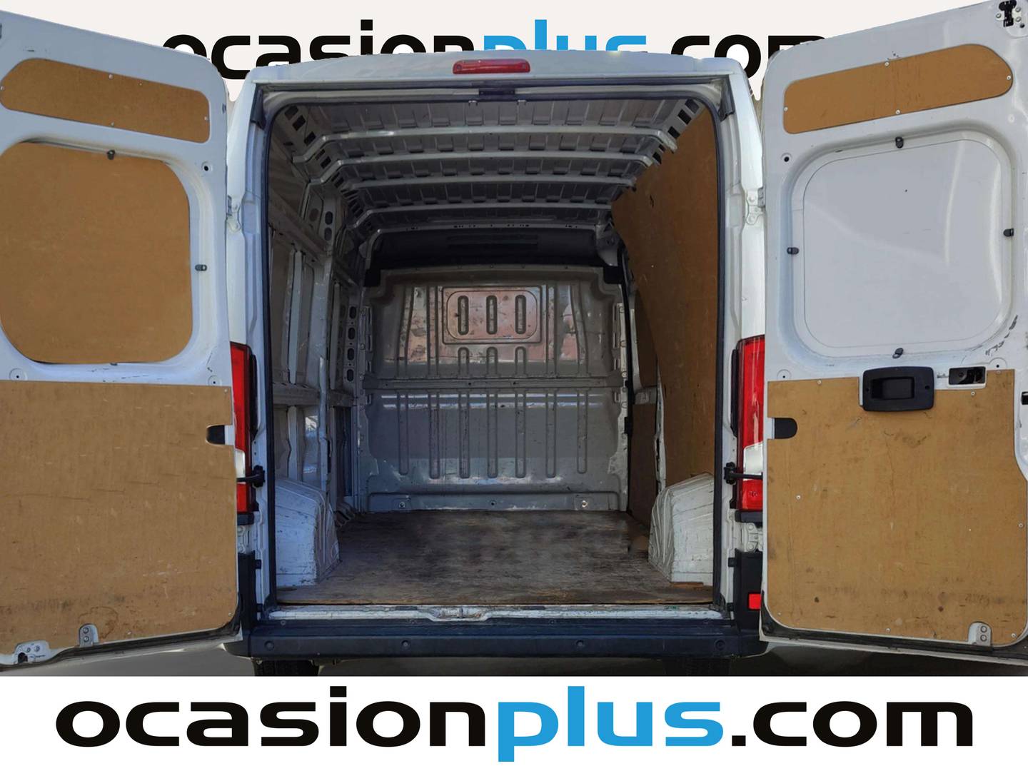 Foto asientos traseros Peugeot Boxer Peugeot Boxer Furgon BlueHDi 140 S&S 335 L3H2 (140 CV)