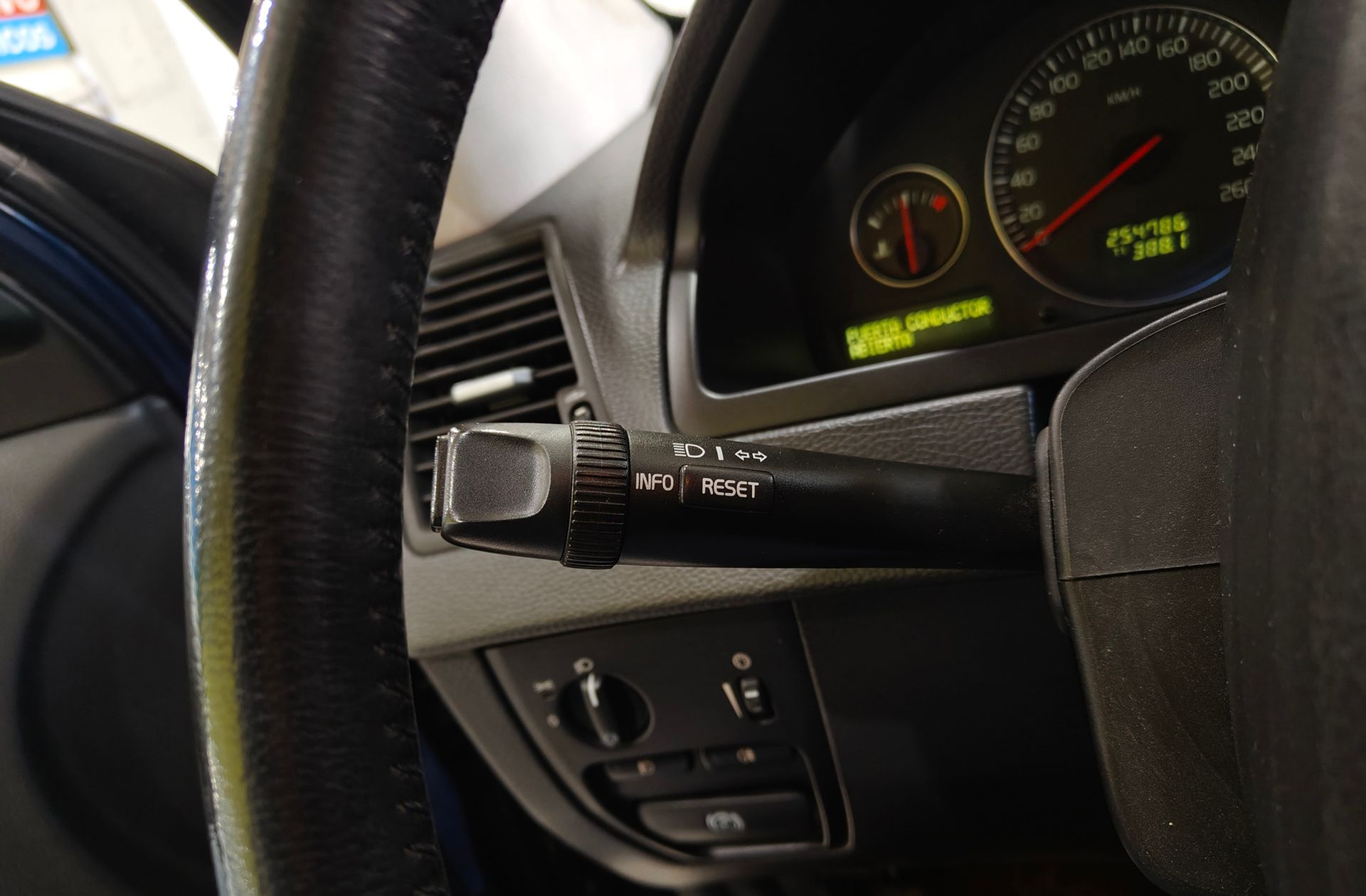 Volvo XC90 T6 Momentum 7 plazas - foto 24