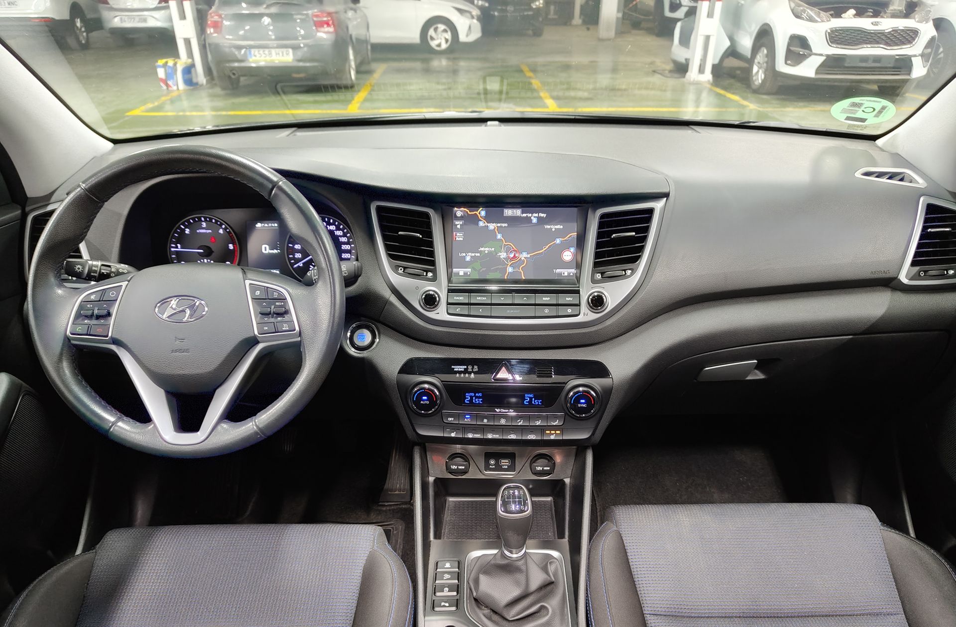 Hyundai Tucson 1.7 CRDi BlueDrive Tecno Sky 4x2 - foto 6