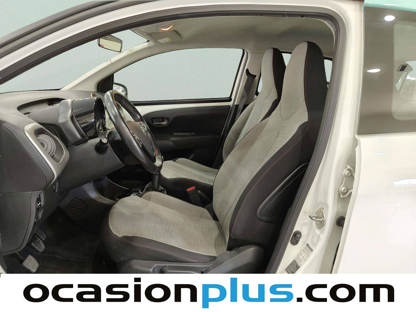 Foto asientos delanteros Citroën C1 Citroën C1 PureTech 82 City Edition (82 CV)