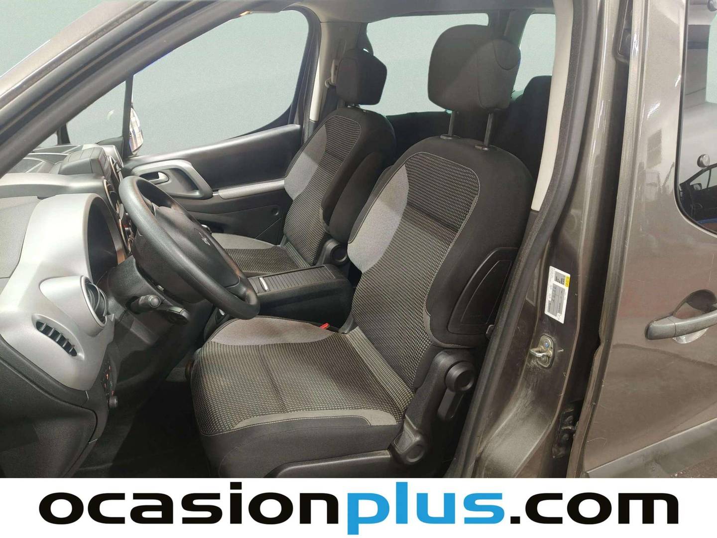 Foto asientos delanteros Peugeot Partner Peugeot Partner Tepee Combi 1.2 PureTech Outdoor (110 CV)