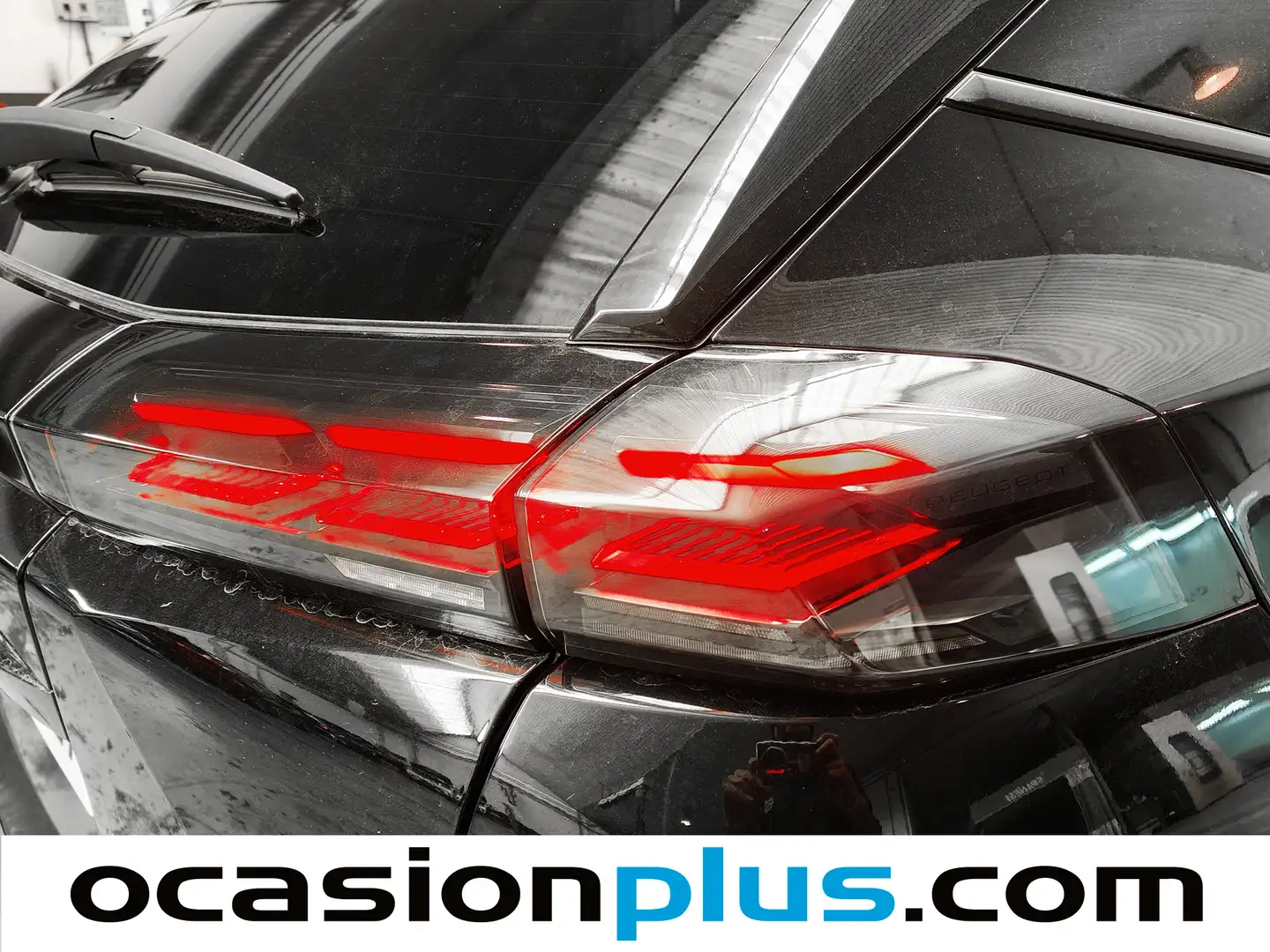 Foto Peugeot 2008 Peugeot 2008 Allure Hybrid eDCS6 (145 CV)