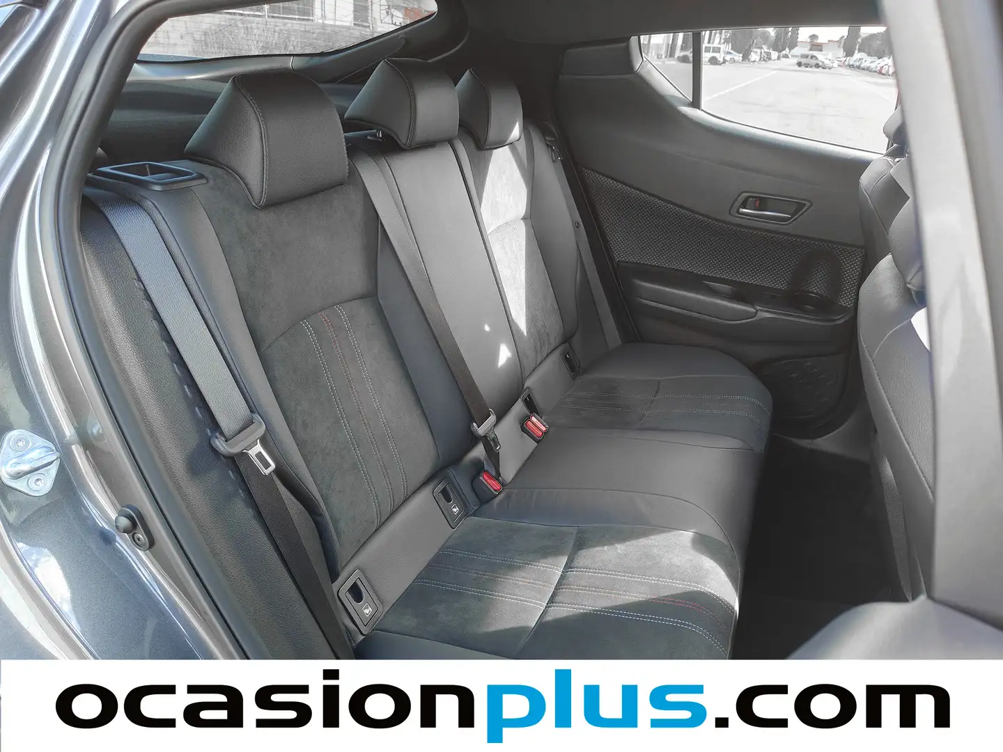 Foto Toyota C-HR Toyota C-HR 180H GR Sport Black Edition Auto (184 CV)