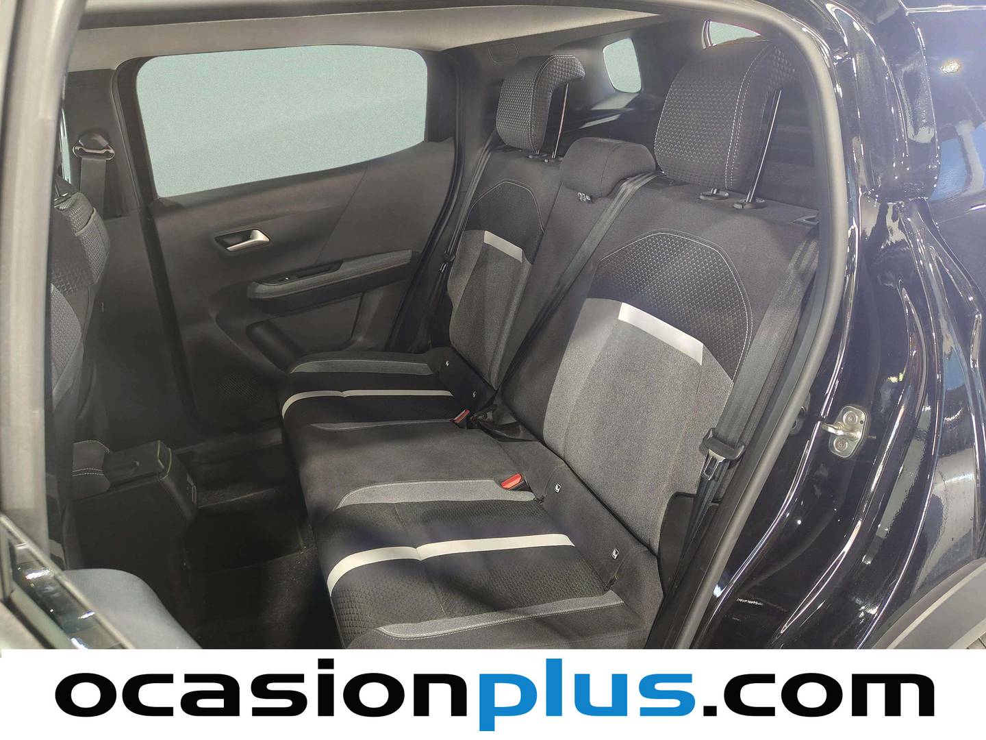 Foto asientos traseros Opel Frontera Opel Frontera 1.2T XHT Hybrid eDCT6 GS (136 CV)