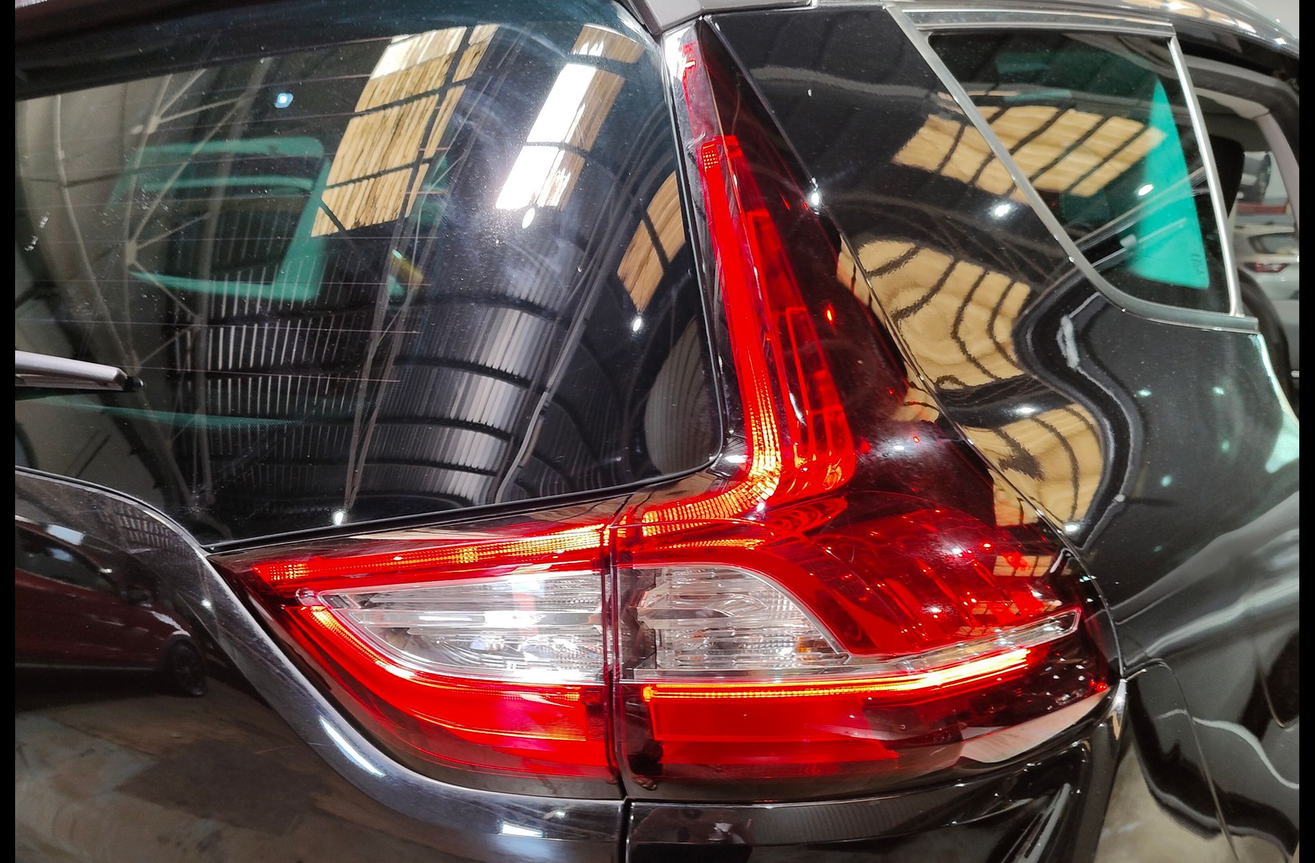 Renault Grand Scénic Edition One dCi - foto 18