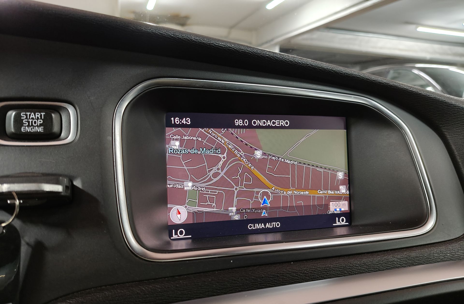 Volvo V40 D4 R-Design Momentum - foto 8