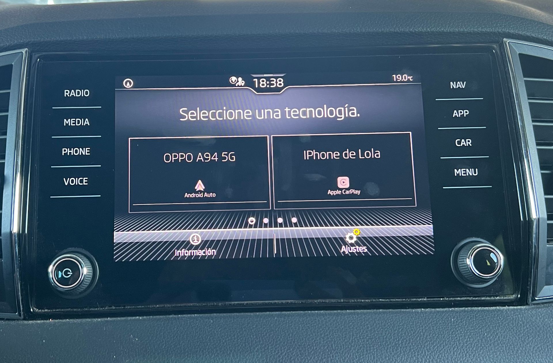 Škoda Karoq 2.0 TDI Selection - foto 7